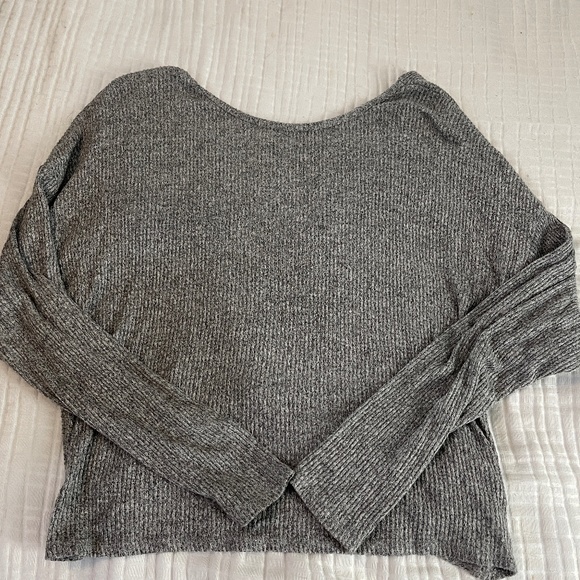 Long Sleeve gray twist back top - Picture 1 of 3